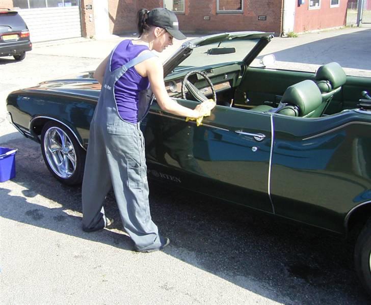 Oldsmobile Cutlass  - Maria kan andet end at se godt ud. billede 16