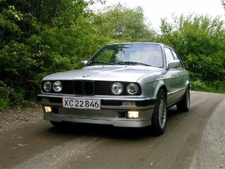 BMW E30 318is SOLGT billede 15