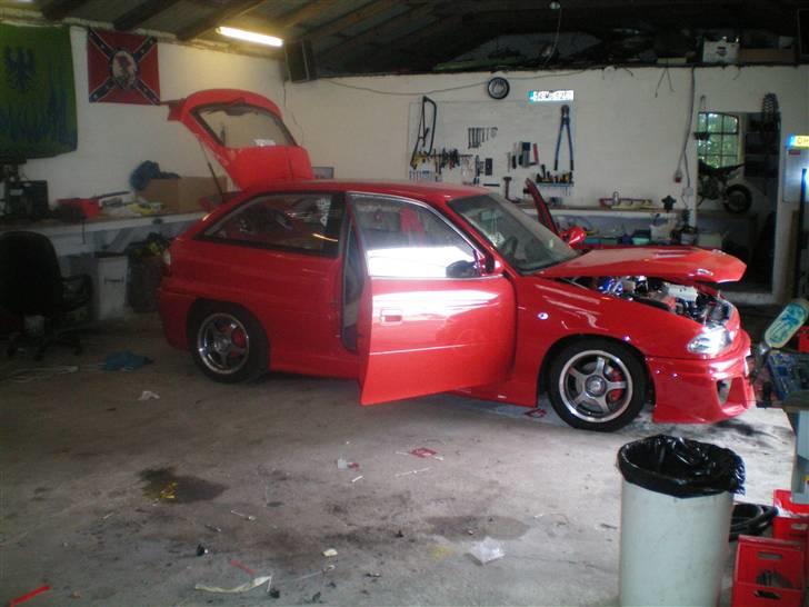 Opel Astra F Sælges i stumper. billede 3