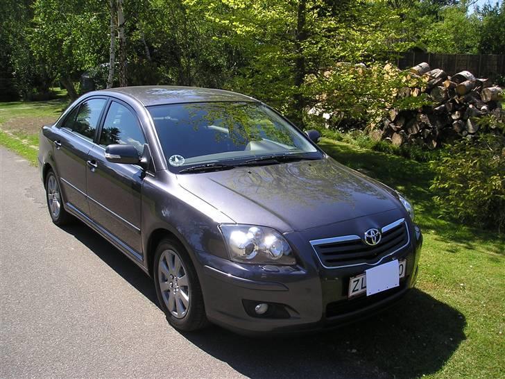 Toyota Avensis sol+ - Og det er en dejlig bil. billede 2