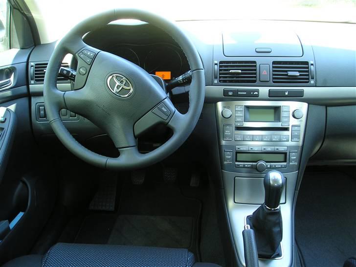 Toyota Avensis sol+ - læderrat og læder gearknup er et must. billede 7