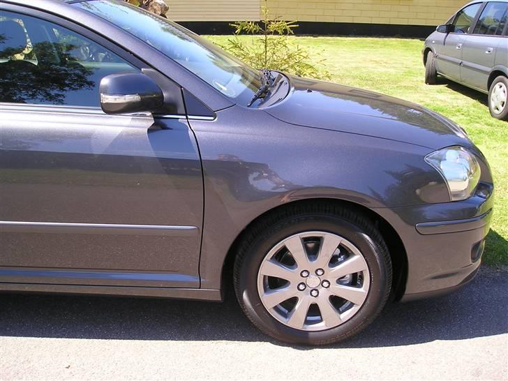 Toyota Avensis sol+ - Blinklys i sidespejle, der er da lidt liret... billede 8