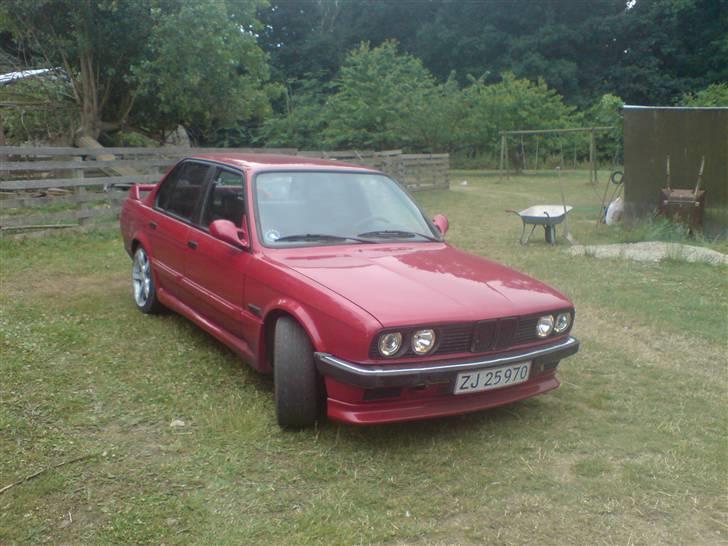 BMW 320i ^ solgt ^ billede 1