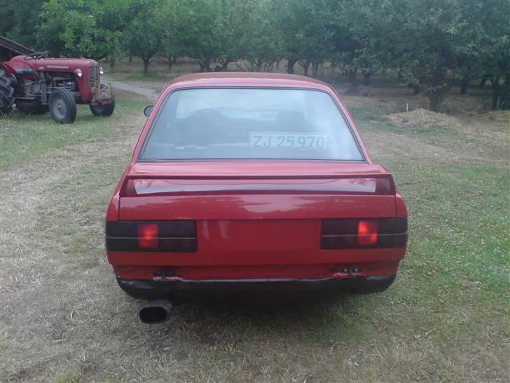 BMW 320i ^ solgt ^ billede 5