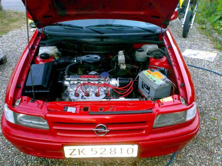 Opel Astra f caravan (solgt) - std. front med hvide blink billede 6