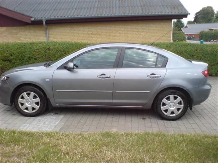 Mazda 3 sedan :SOLGT. billede 7