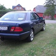 Mercedes Benz E220D Classic. BRÆNDT....