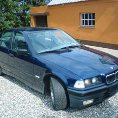 BMW 318i E36
