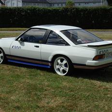 Opel Manta i200