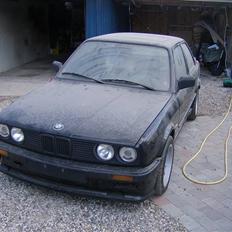 BMW E30 320I