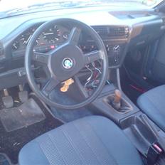 BMW 320i E30 byttet for sub 