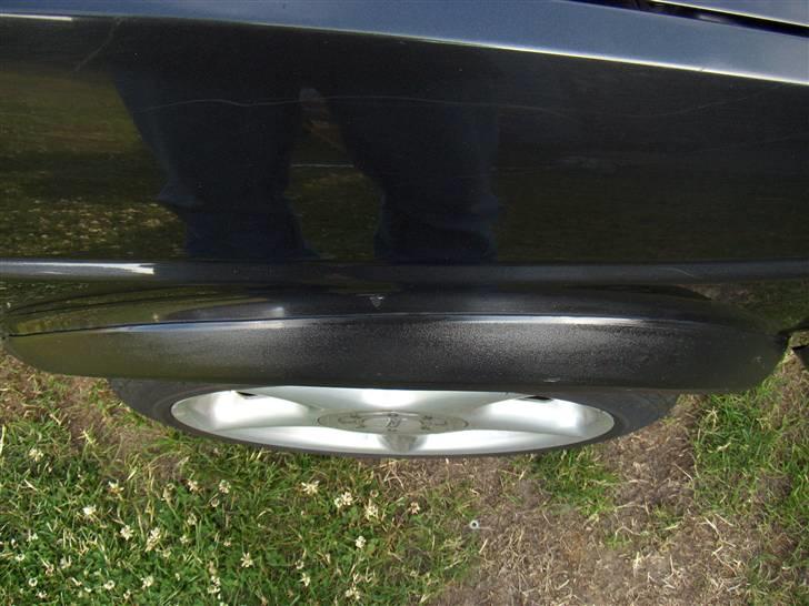 VW 1,6 td,,,,,SOLGT,,,,,, - sorte skærmføre og så kan man da lige ane mine fælge  billede 12