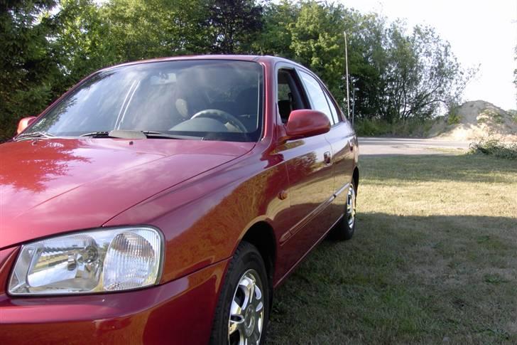 Hyundai Accent 1,5 GLS (SOLGT) - Polering er en god ting billede 11