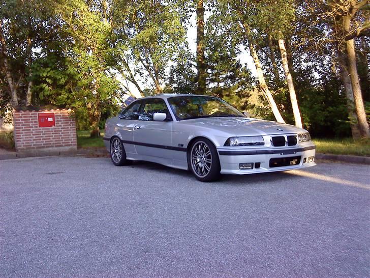 BMW E36 325i coupé billede 8