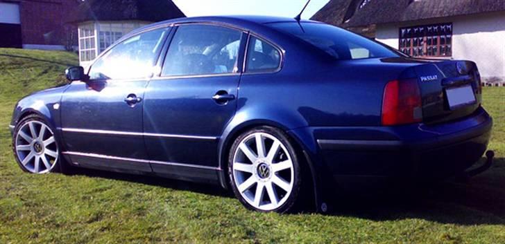 VW Passat 3B*BYTTET* - Passaten inden mine fælge blev stjålet sidste sommer. billede 6
