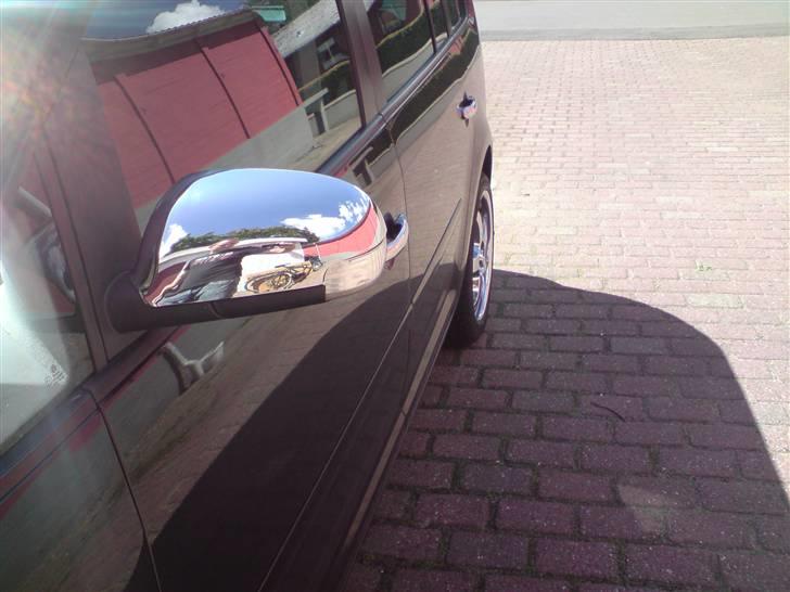 VW Touran ~ Highline 5p. - Så kom der Spejlkapper i krom:) billede 17