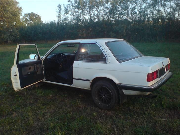 BMW 320i E30 byttet for sub  billede 2