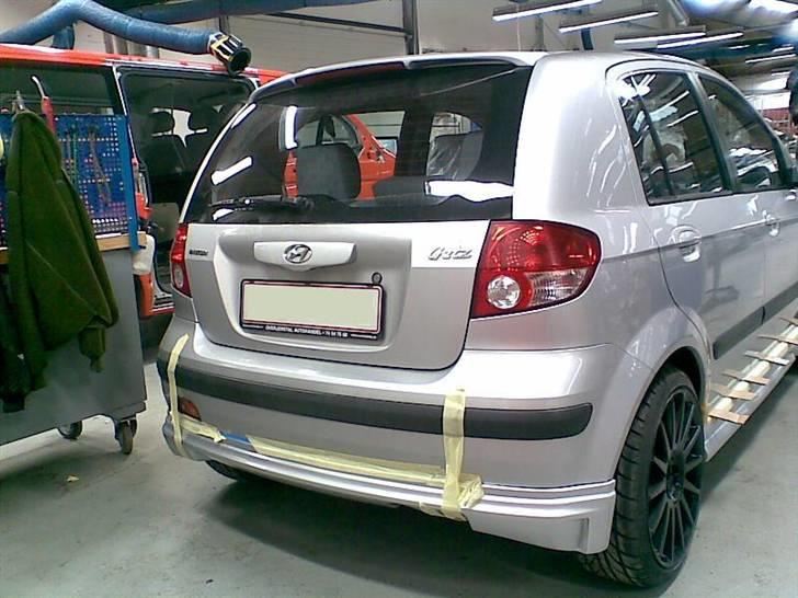 Hyundai Getz 1.6 GL BYTTE VÆK  - Igang med at montere ;O) billede 14