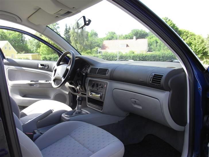 VW Passat (totalskadet) billede 2