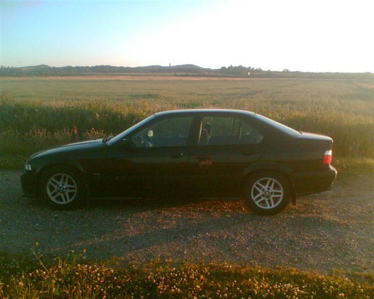 BMW 316i - TOTAL SKADET - billede 2