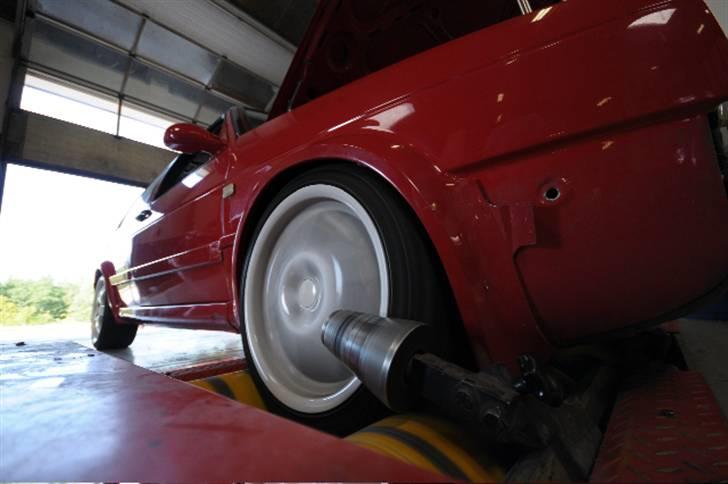 VW Golf 2 1.8 SOLGT - Indstilling af motor på rullefelt... billede 4