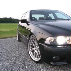 BMW E39 520i
