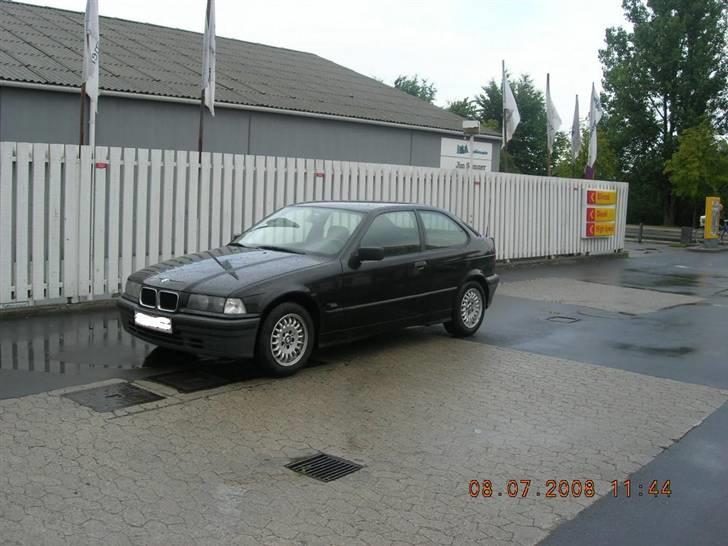 BMW 316i compact -SOLGT- billede 1