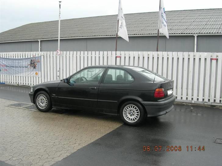 BMW 316i compact -SOLGT- billede 2