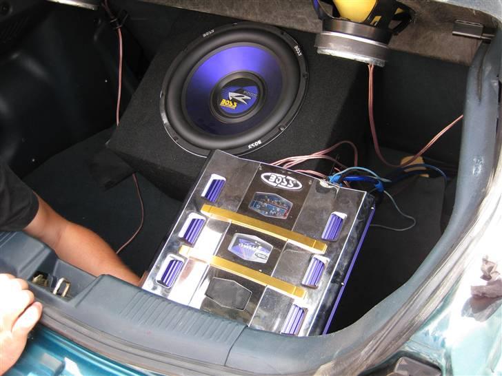 Mazda 323f billede 3