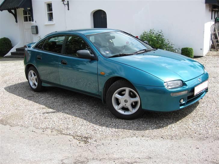 Mazda 323f billede 5