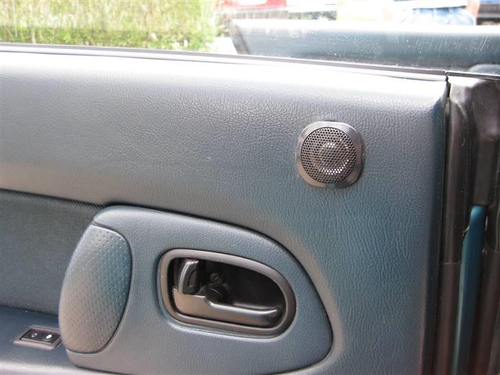 Mazda 323f billede 9