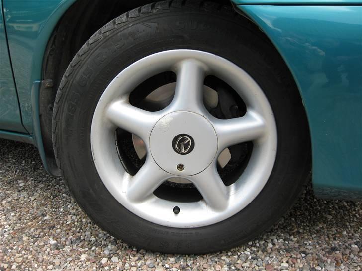 Mazda 323f billede 11