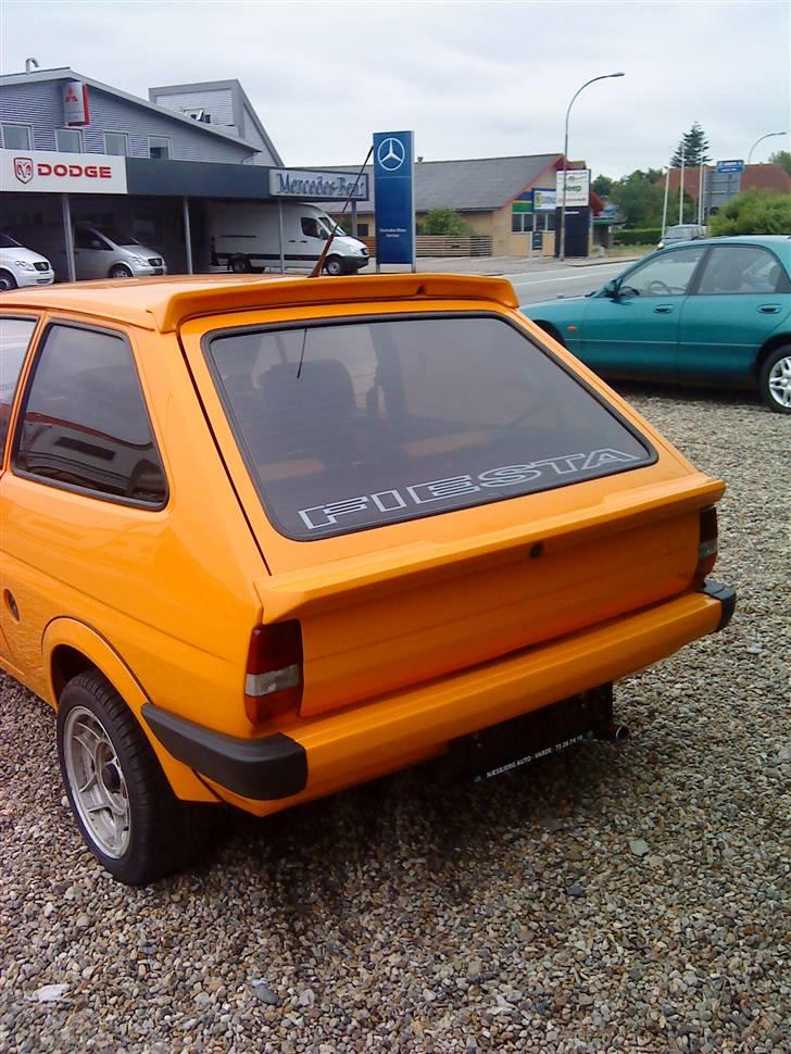 Ford Fiesta XR2   Solgt - hmm... skal skiftes ud til det mørkeste istedet for.. billede 5