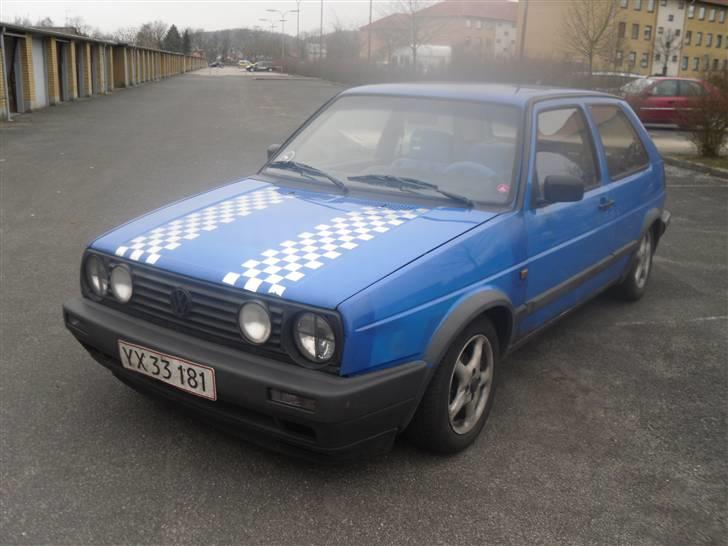 VW Golf 2 * SOLGT * - Nyt. har brugt nogle specielle servietter til listerne så de er pæne sorte igen. billede 19