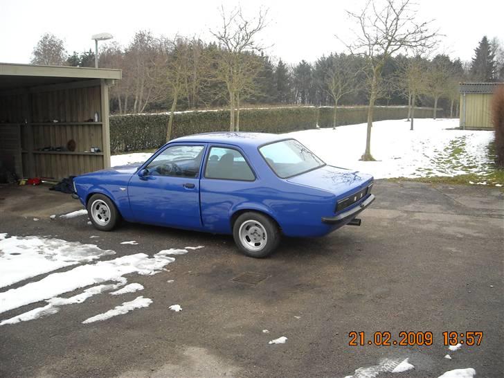 Opel     kadett c sr. solgt - med mine 13" cobra fælge. de passer ganske fint til den,syntes jeg selv.  billede 1