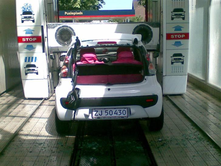 Citroën C1 - Efter en tur i vaskehallen på Q8   =S  De betalte dog også for skaderne...   billede 10