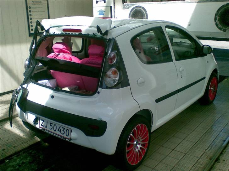 Citroën C1 - Sidste sørgelige billede af min første og formentlig også sidste tur i vaskehal hos Q8 billede 12