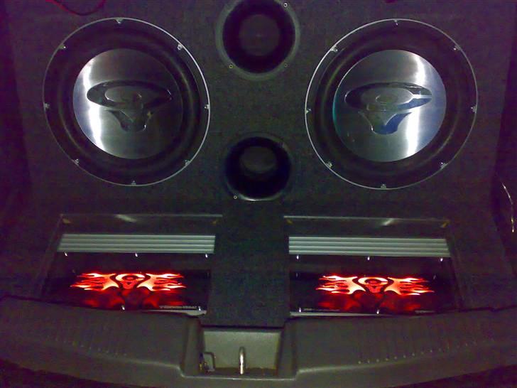 Mazda 323f BA billede 2