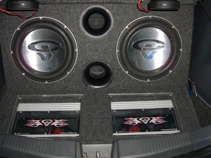 Mazda 323f BA billede 3