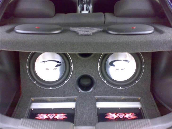 Mazda 323f BA billede 4