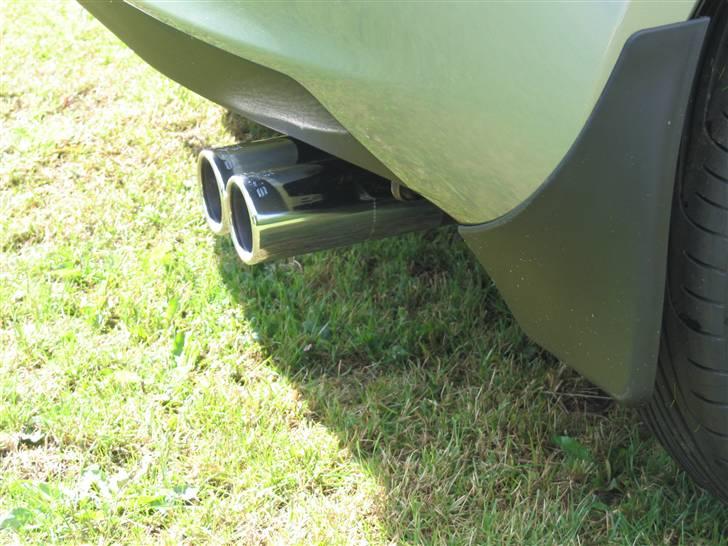 Toyota Yaris 1,4 D-4D Luna Sport - Remus med 2x 76 mm afgang. Og nej, den siger ikke en skid ;-( billede 9
