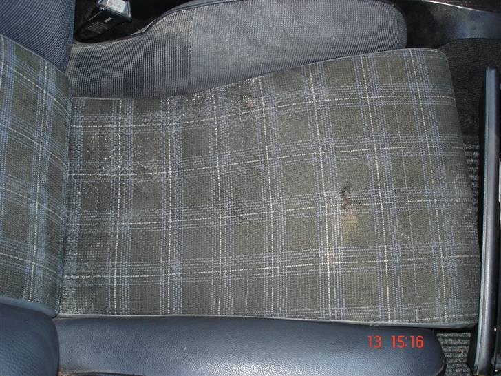 Opel Manta A - førersæde. Lettere slidt i stoffet. Det er gældende for begge sæder billede 10