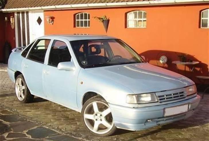 Opel Vectra A billede 1