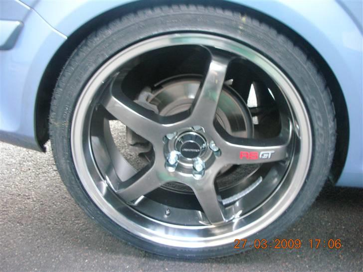 Opel Astra TwinTop - 245//35 på 19" fælge kan fint være i kssen billede 4