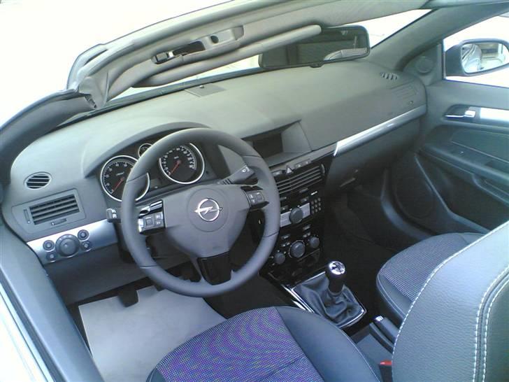 Opel Astra TwinTop - Her er sjovt at sidde billede 5