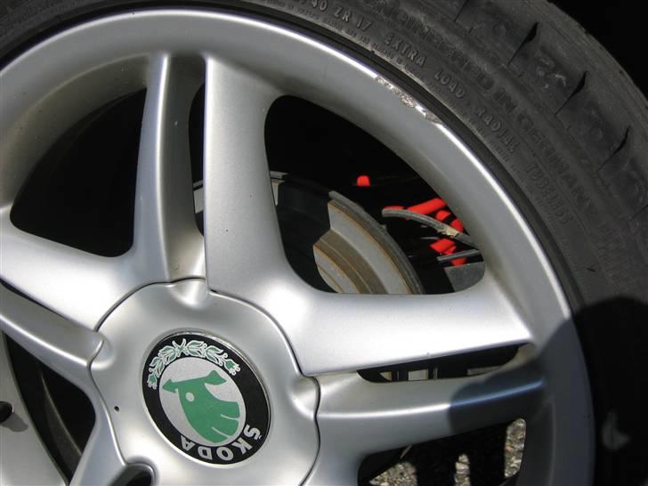 Skoda Fabia HTP - uhhhhh røde fjedre.. billede 15