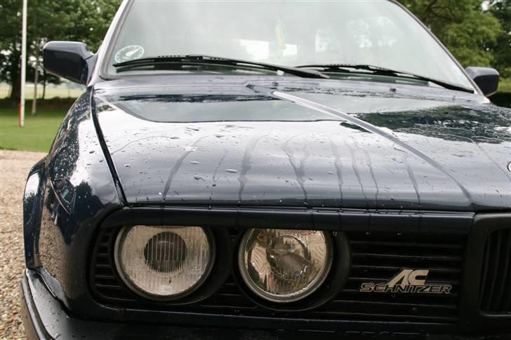 BMW E30 325i Totaled! billede 1