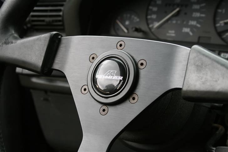 BMW E30 325i Totaled! billede 3