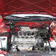 Toyota 1,6 gsi SOLGT...
