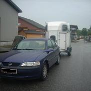 Opel Vectra 1,8 16V *SOLGT*